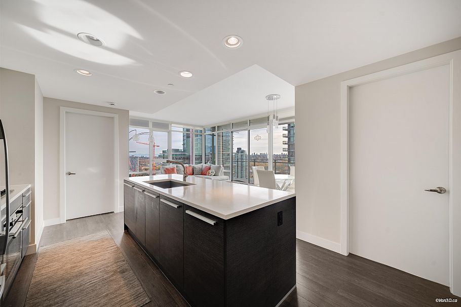 1907 2008 Rosser Avenue Burnaby, BC - 13