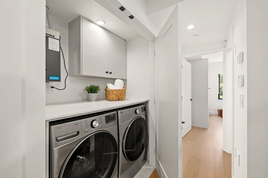 1 2247 Parker Street Vancouver, BC - 26