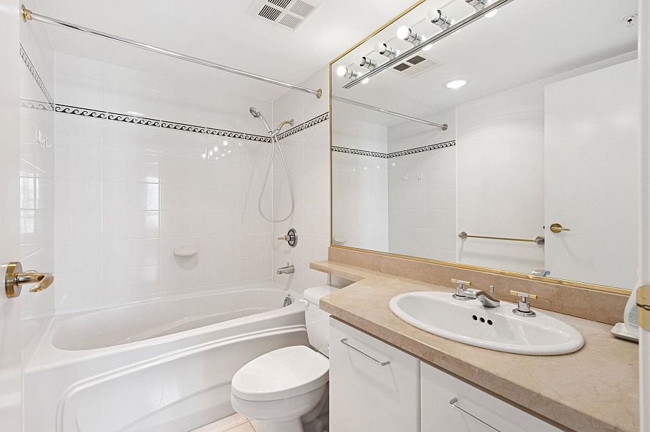 15D 139 Drake Street Vancouver, BC - 15