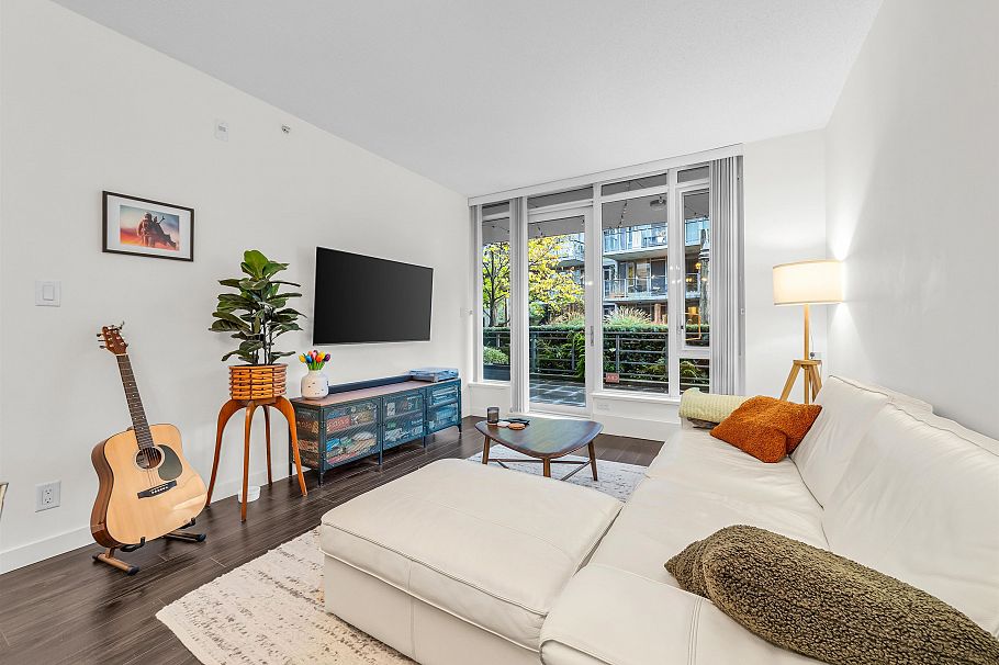 106 3162 Riverwalk Avenue Vancouver, BC - 3