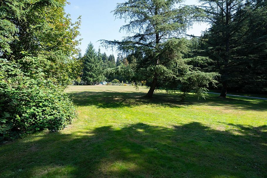 860 Ruckle Court North Vancouver, BC - 30