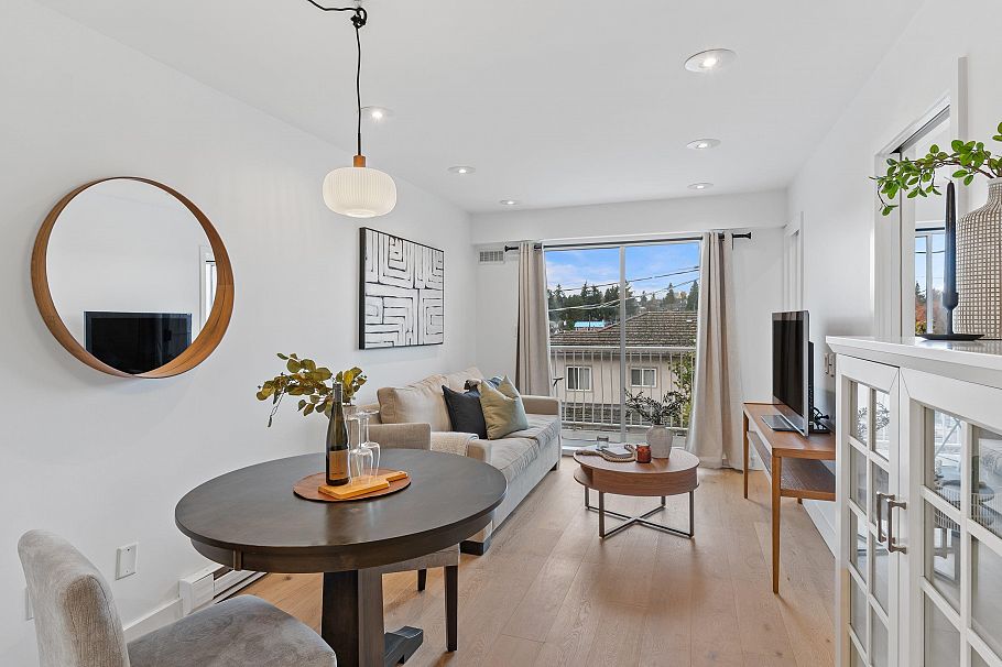 201 4315 Fraser Street Vancouver, BC - 1