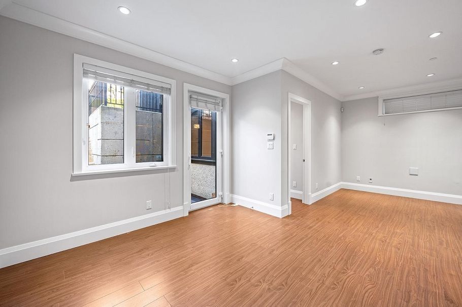 2963 W 43rd Avenue Vancouver, BC - 20