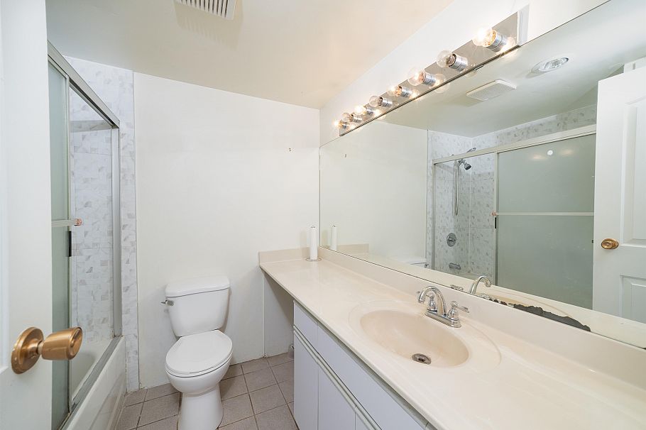 1931 Westview Drive North Vancouver, BC - 27