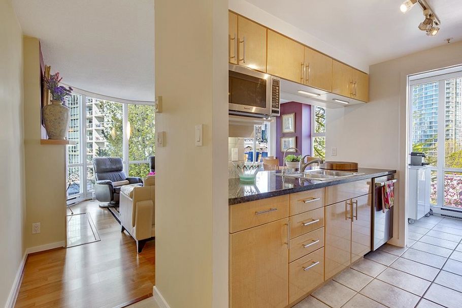 706 1077 Marinaside Crescent Vancouver, BC - 13