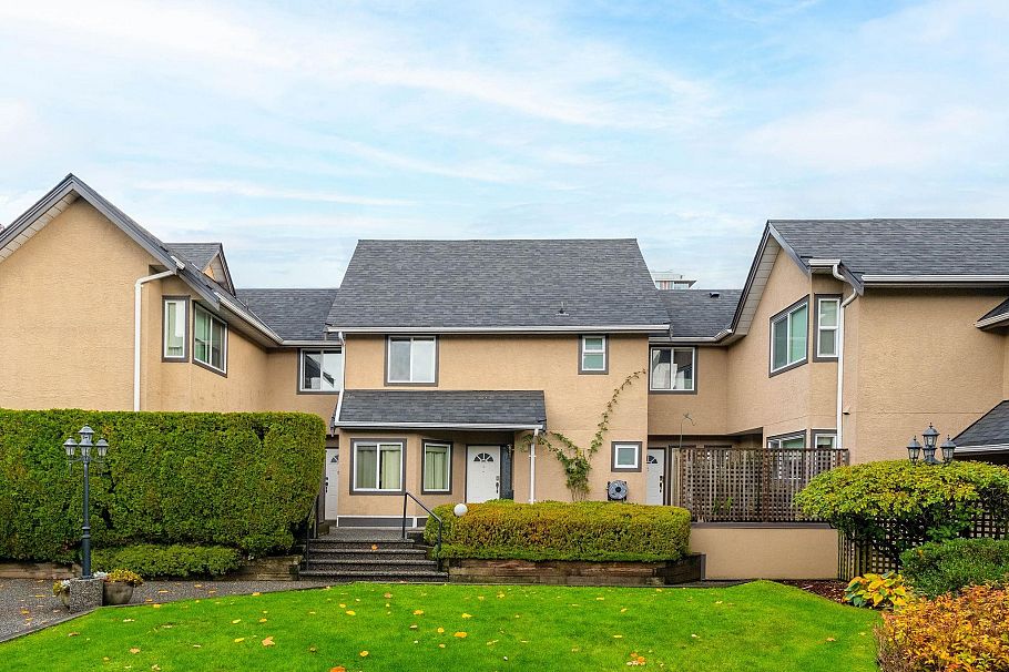 3 237 W 16th Street North Vancouver, BC - 2