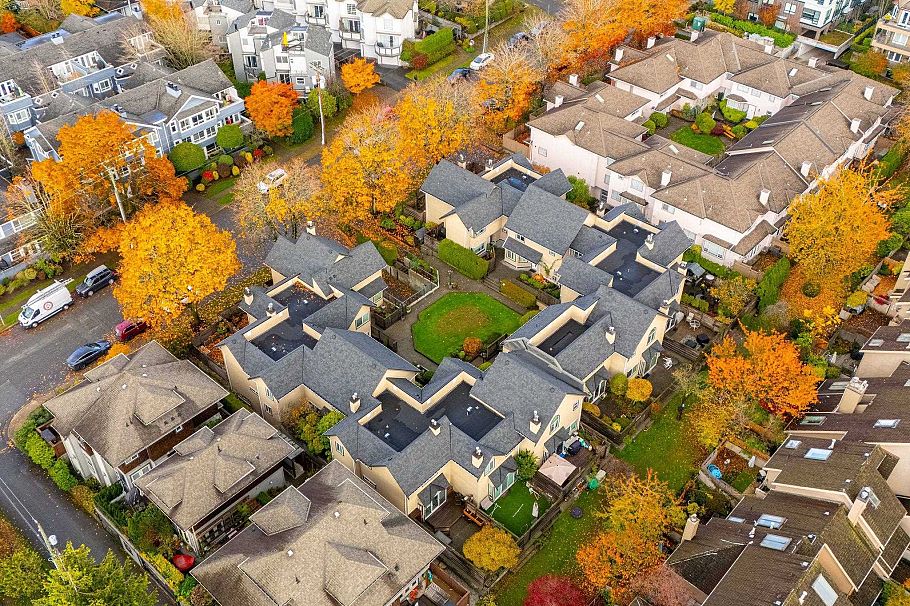 3 237 W 16th Street North Vancouver, BC - 33