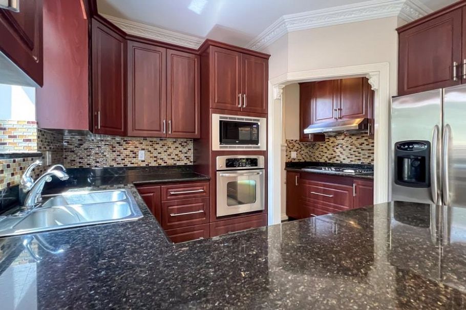 1556 W 62nd Avenue Vancouver, BC - 15