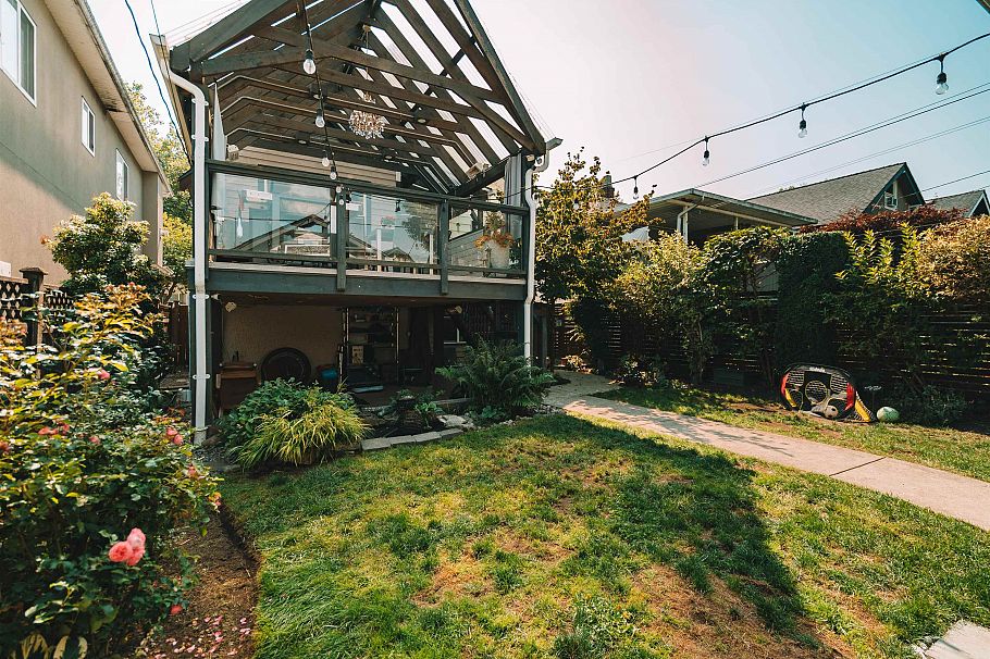 2267 Napier Street Vancouver, BC - 30