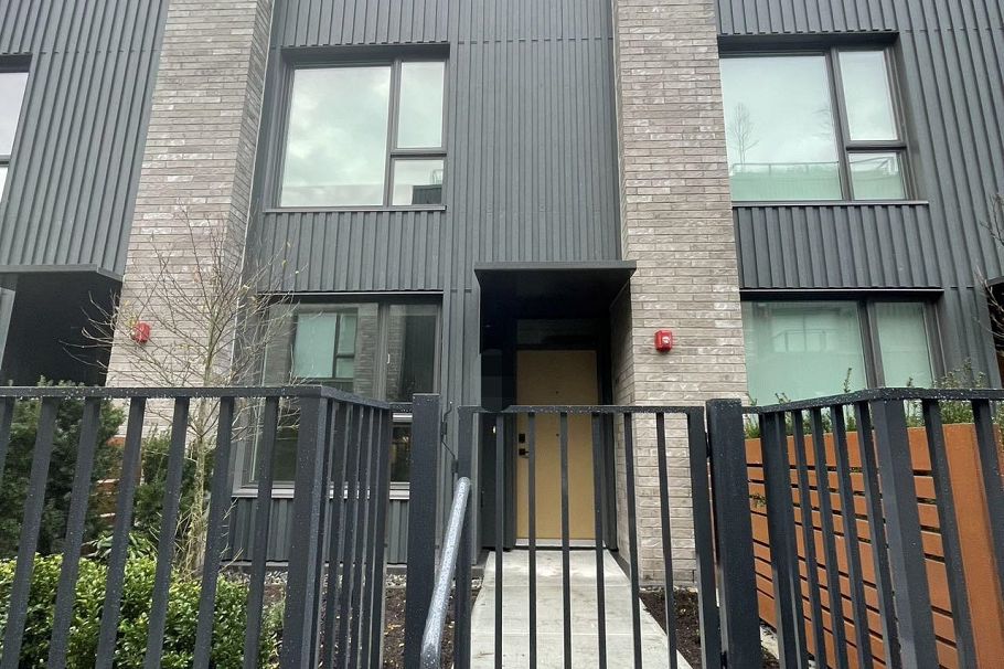 134 765 W 49th Avenue Vancouver, BC - 1