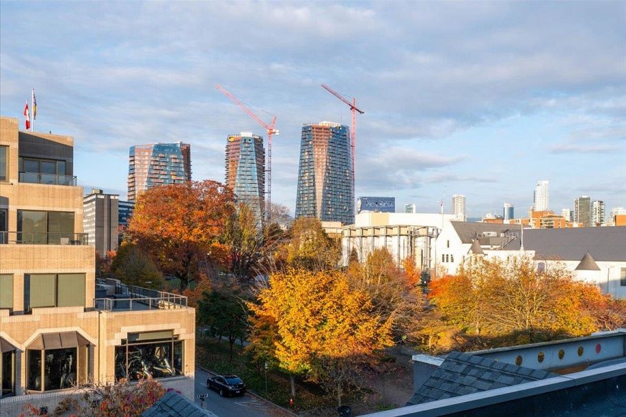 1846 W 1st Avenue Vancouver, BC - 25