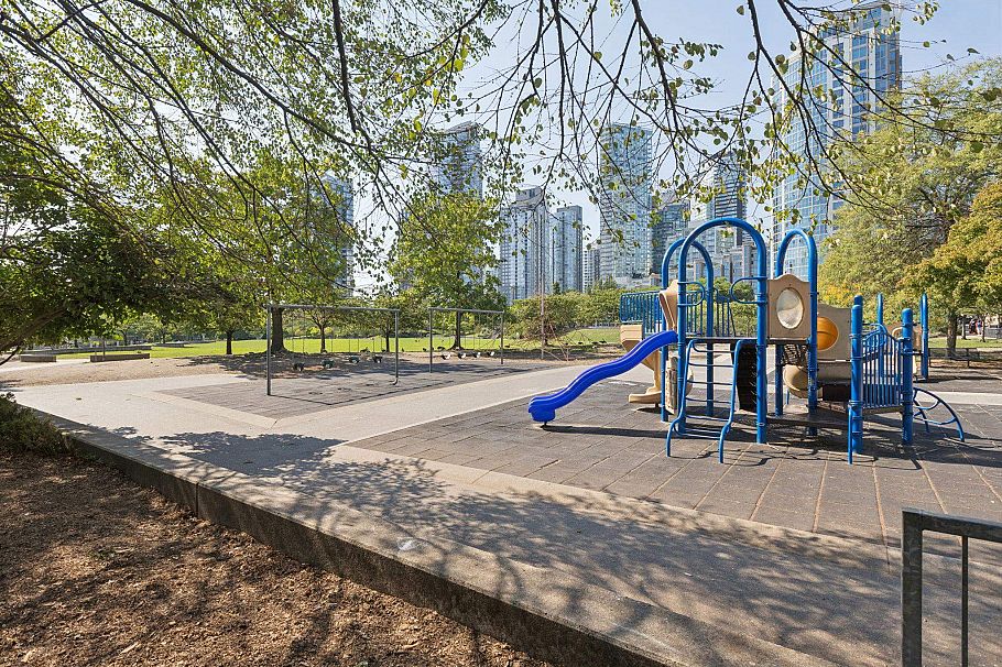 15D 139 Drake Street Vancouver, BC - 29