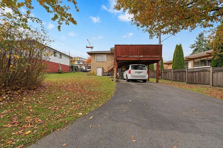 4868 Commercial Street Vancouver, BC - 6