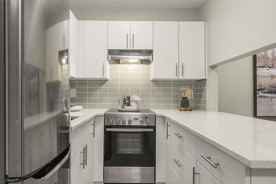 216 1990 W 6th Avenue Vancouver, BC - 18