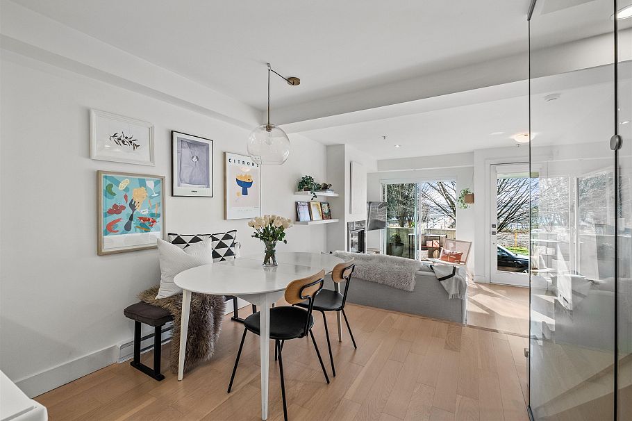 1688 Mclean Drive Vancouver, BC - 1