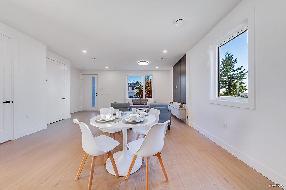 1 4211 Graveley Street Burnaby, BC - 7