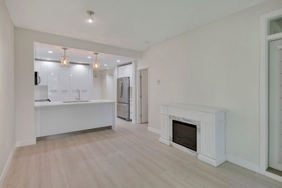 404 733 W 3rd Street North Vancouver, BC - 3