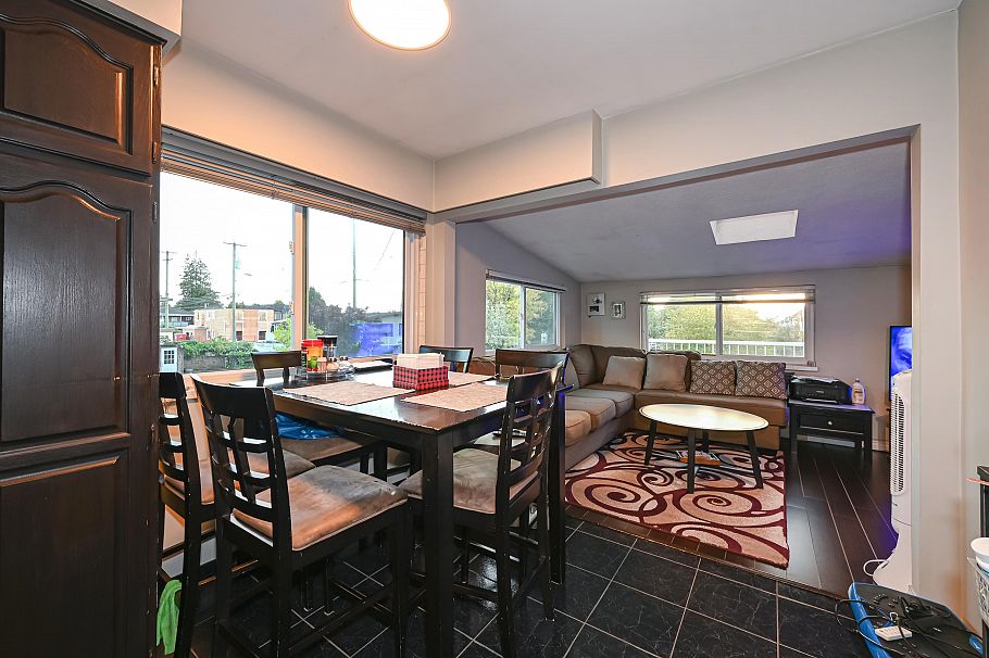 2295 E 48th Avenue Vancouver, BC - 27