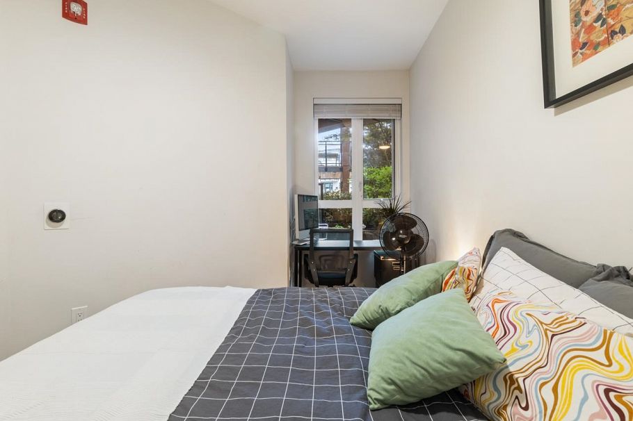 212 733 W 14th Street North Vancouver, BC - 11