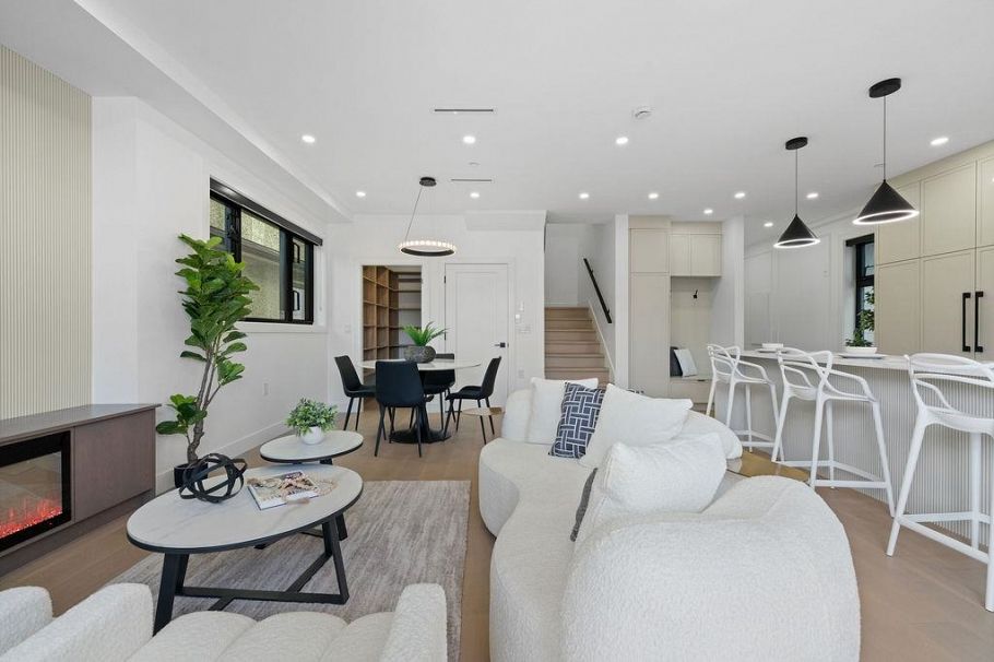 3 2282 E 8th Avenue Vancouver, BC - 9