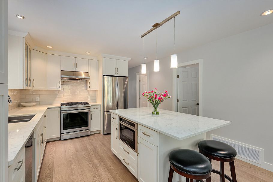 1433 Doran Road North Vancouver, BC - 3