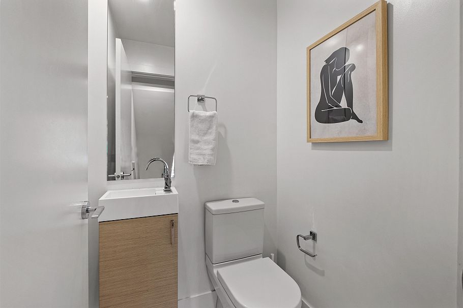 1688 Mclean Drive Vancouver, BC - 16