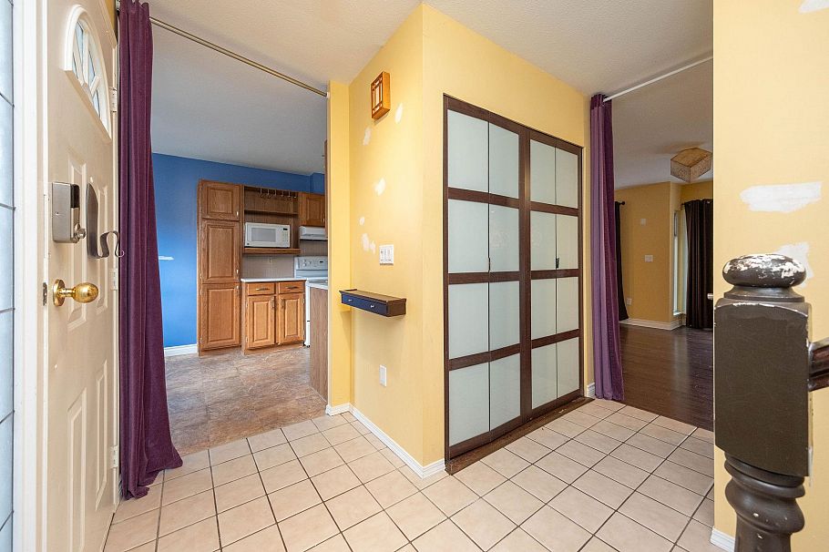 3 237 W 16th Street North Vancouver, BC - 4