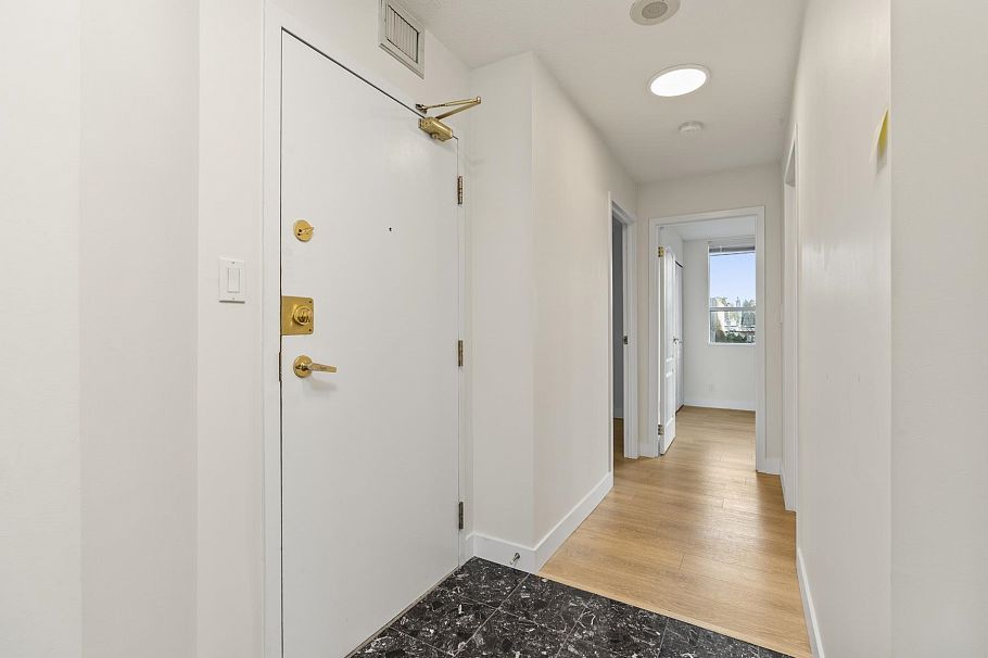 401 1235 W Broadway Vancouver, BC - 14