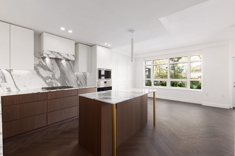 101 3668 W 10th Avenue Vancouver, BC - 5