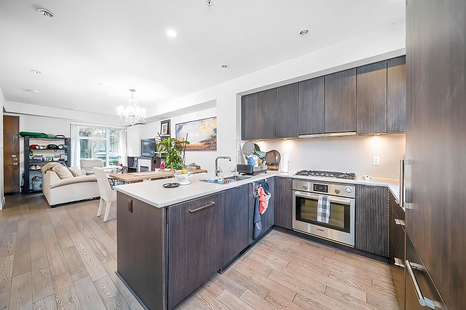 5532 Oak Street Vancouver, BC - 9