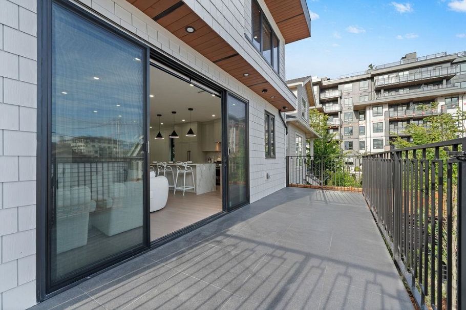 3 2282 E 8th Avenue Vancouver, BC - 37