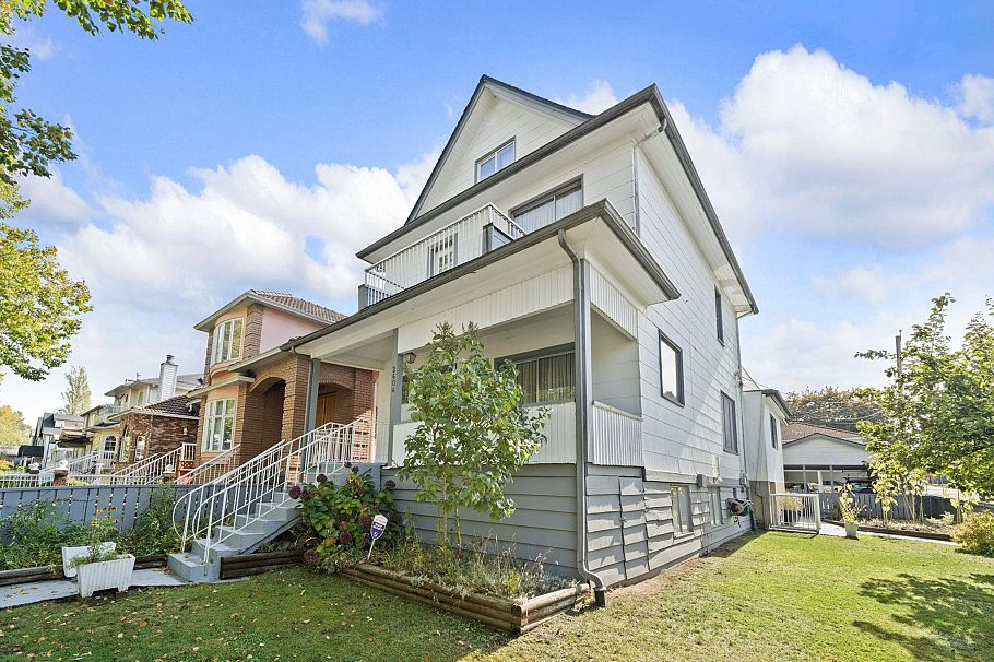 2604 E 19th Avenue Vancouver, BC - 4