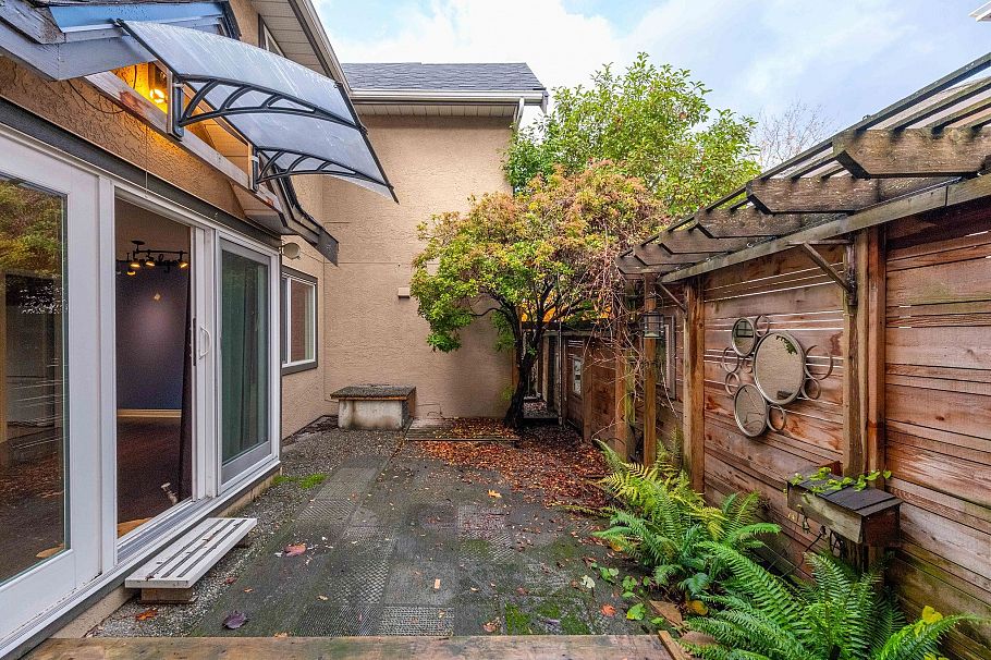 3 237 W 16th Street North Vancouver, BC - 28