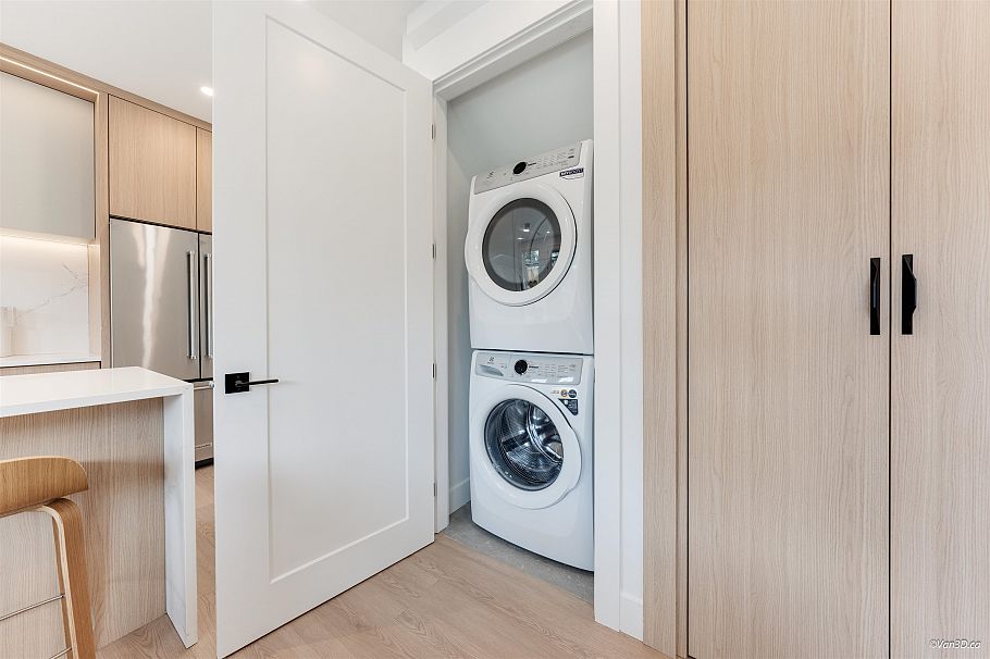 2 3121 E 46th Avenue Vancouver, BC - 16