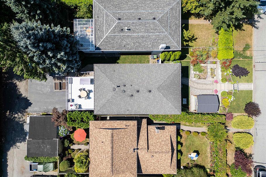 1433 Doran Road North Vancouver, BC - 35