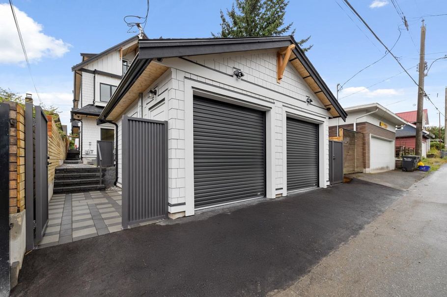 2 2247 Parker Street Vancouver, BC - 33