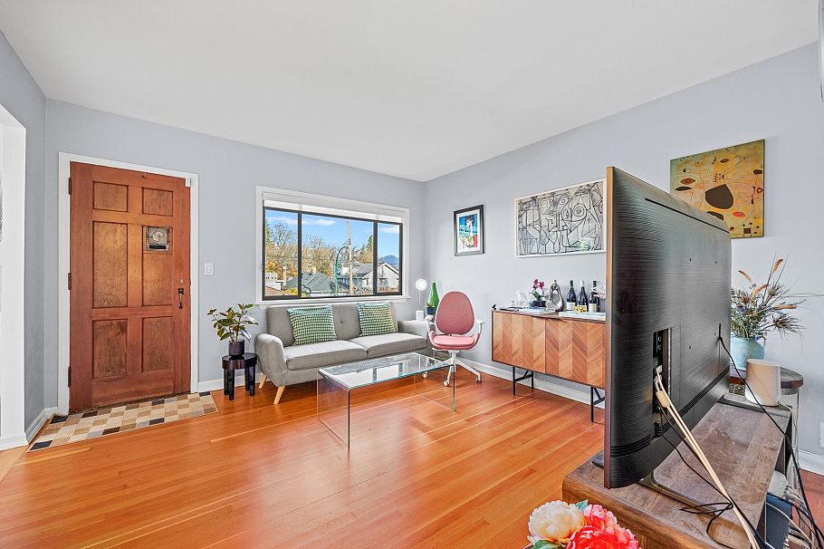 3576 W 17th Avenue Vancouver, BC - 3