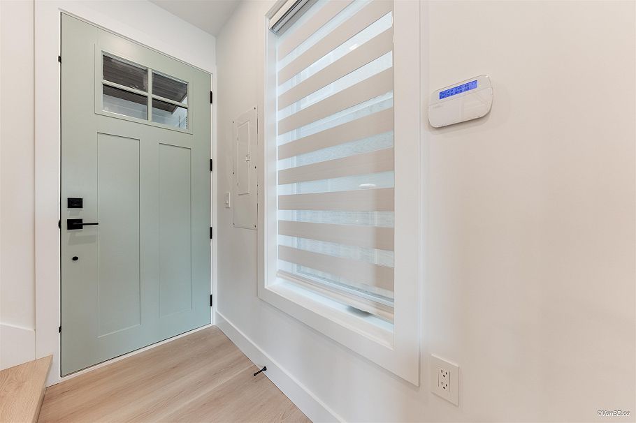 2 3121 E 46th Avenue Vancouver, BC - 15