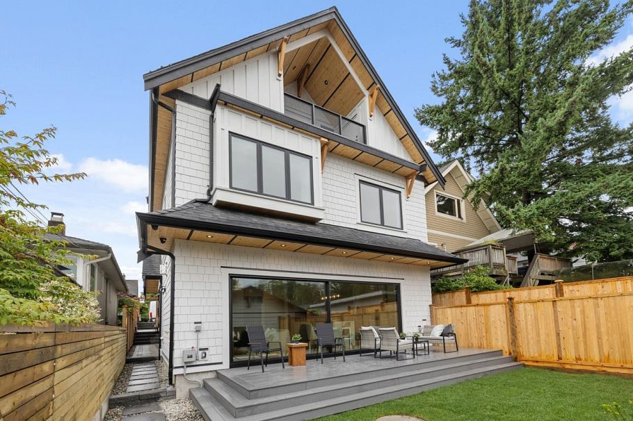 2 2247 Parker Street Vancouver, BC - 30