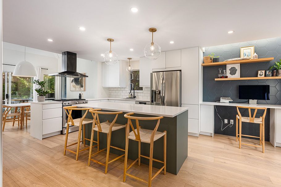 48 1001 Northlands Drive North Vancouver, BC - 1