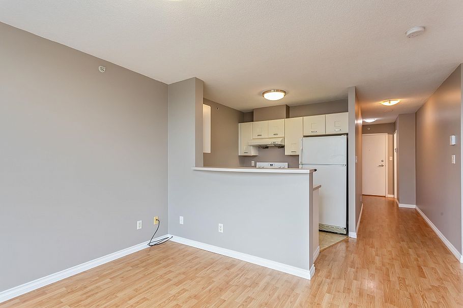 803 3438 Vanness Avenue Vancouver, BC - 4