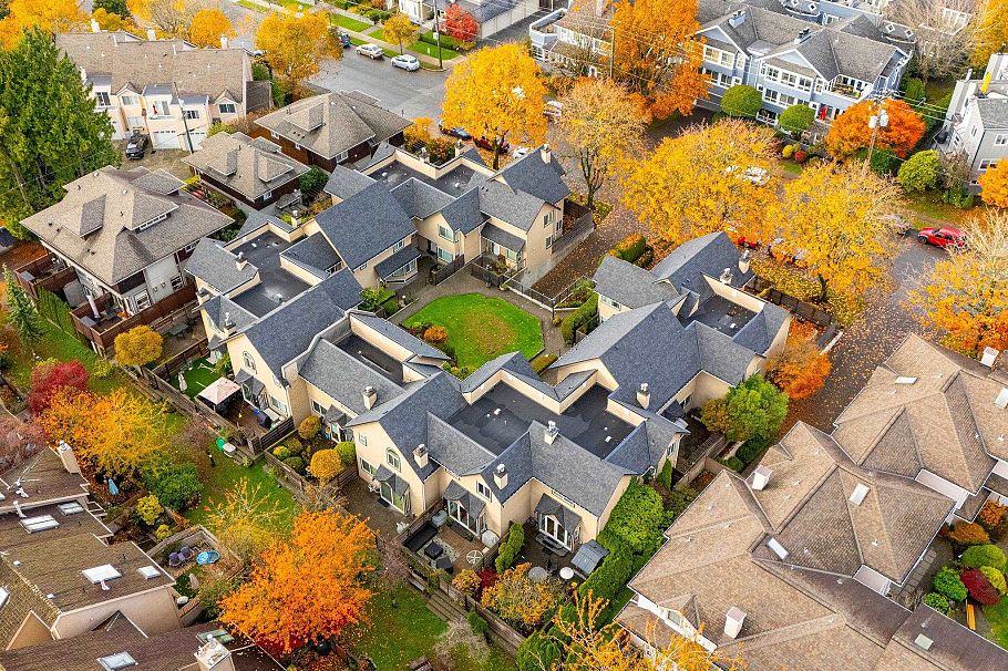 3 237 W 16th Street North Vancouver, BC - 32