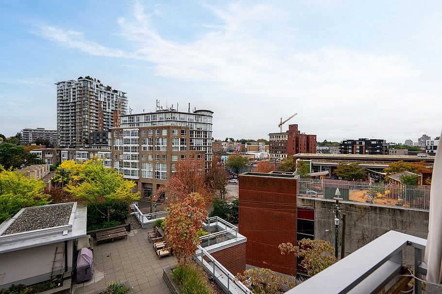 709 2321 Scotia Street Vancouver, BC - 29