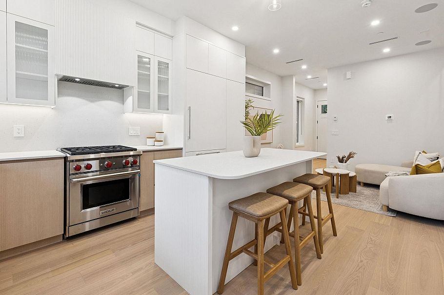 2 7 E 23rd Avenue Vancouver, BC - 6