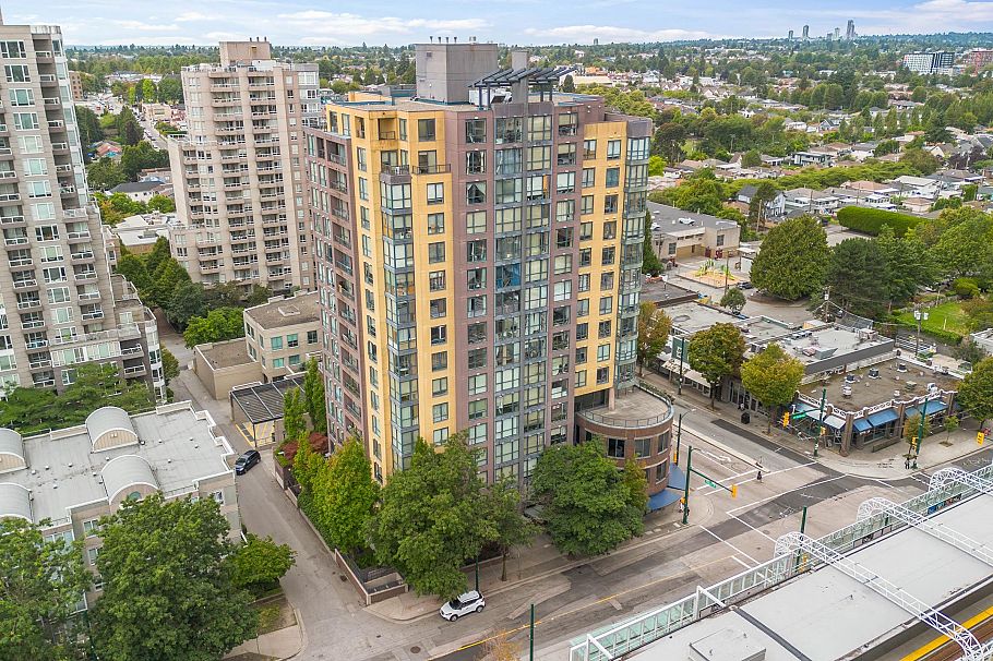 803 3438 Vanness Avenue Vancouver, BC - 1