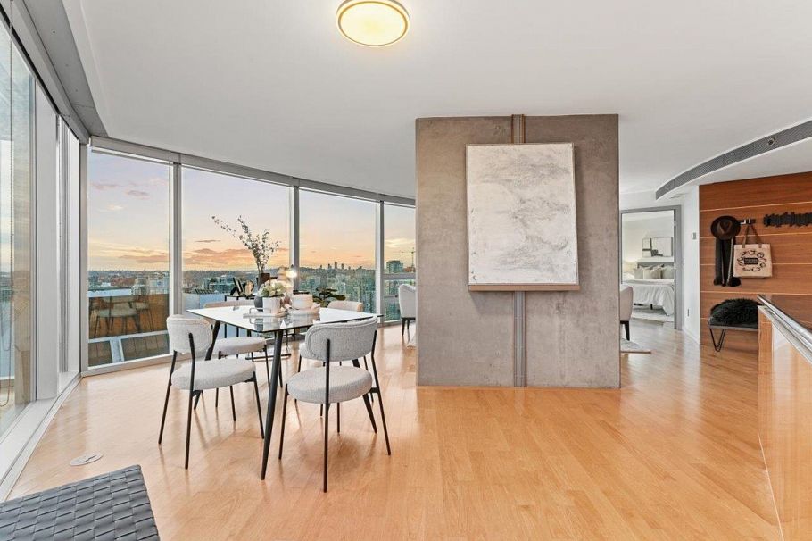 3204 938 Nelson Street Vancouver, BC - 4