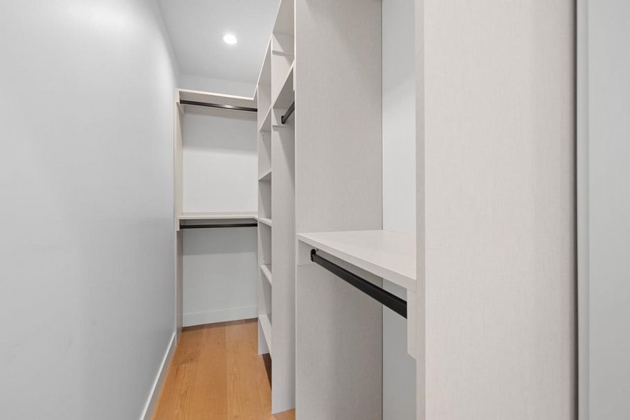 2 2247 Parker Street Vancouver, BC - 17