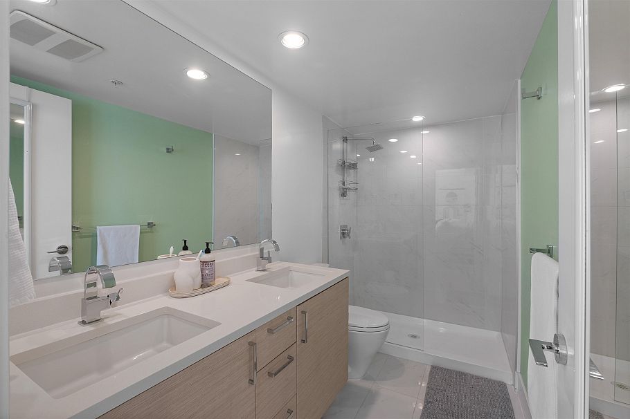 1688 Mclean Drive Vancouver, BC - 20