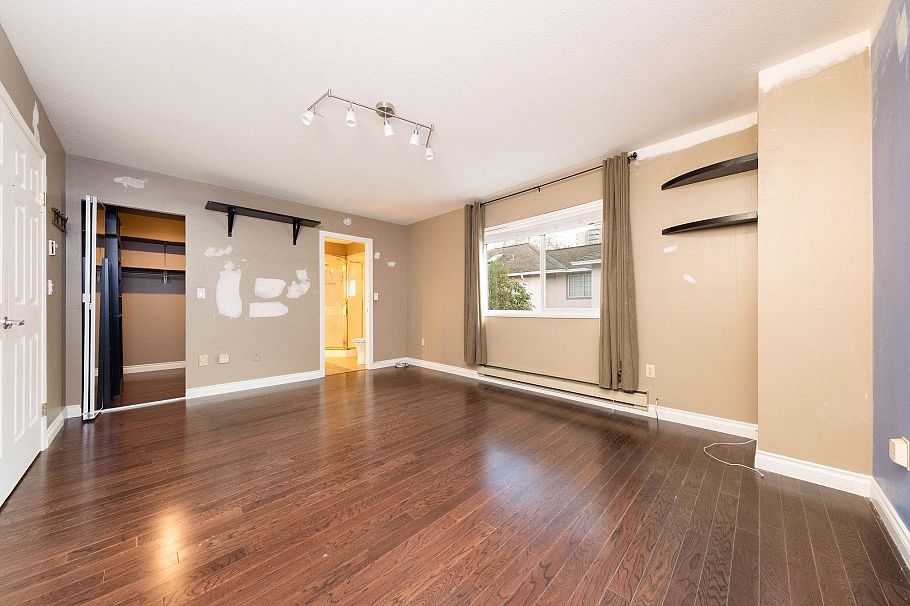 3 237 W 16th Street North Vancouver, BC - 24