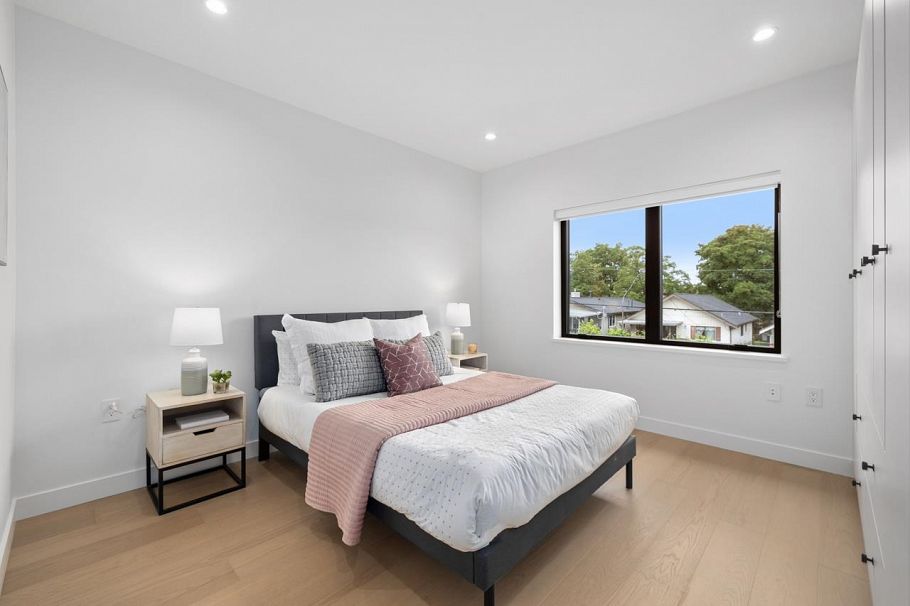 2 2247 Parker Street Vancouver, BC - 18